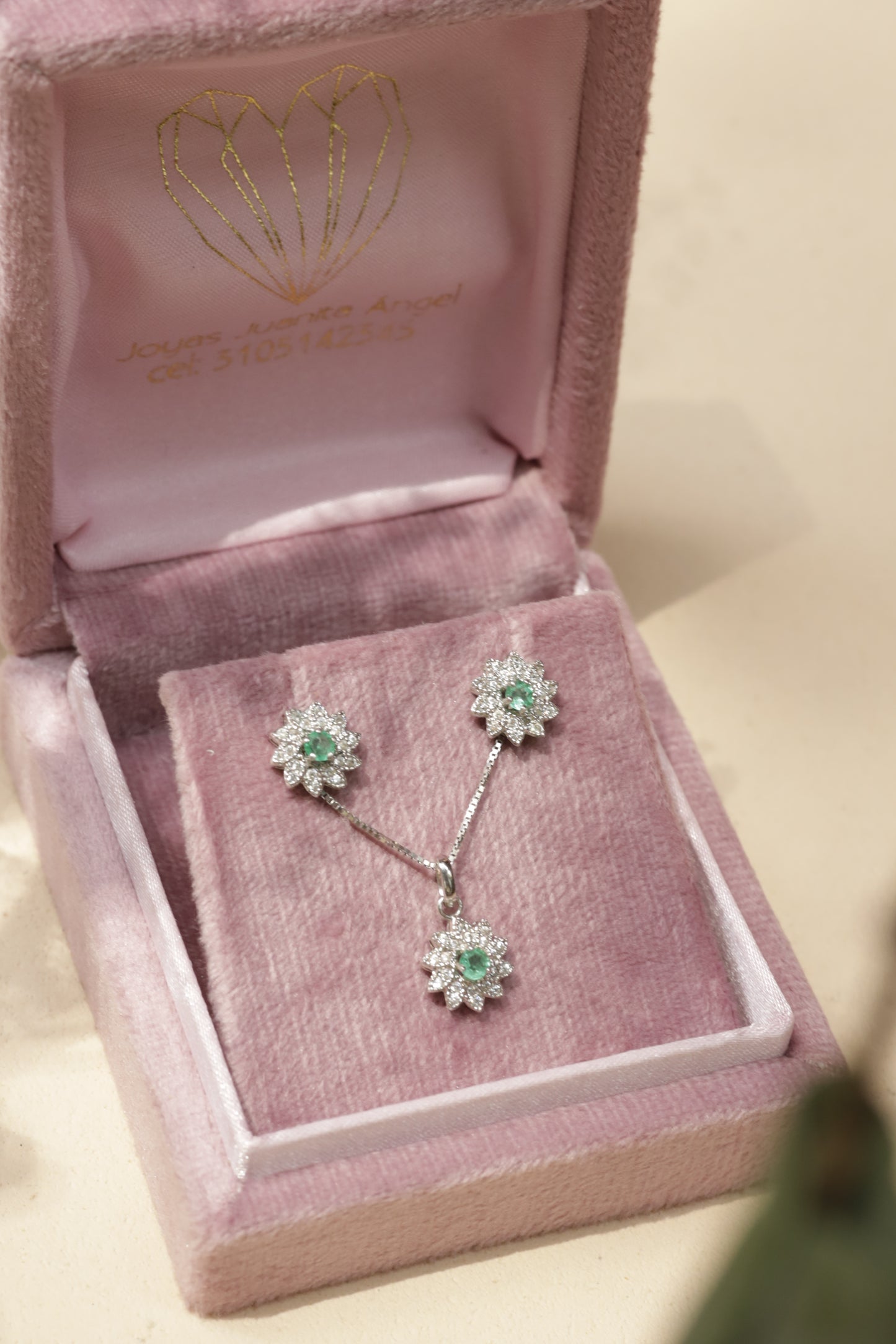 Collar flor Elena ESMERALDA