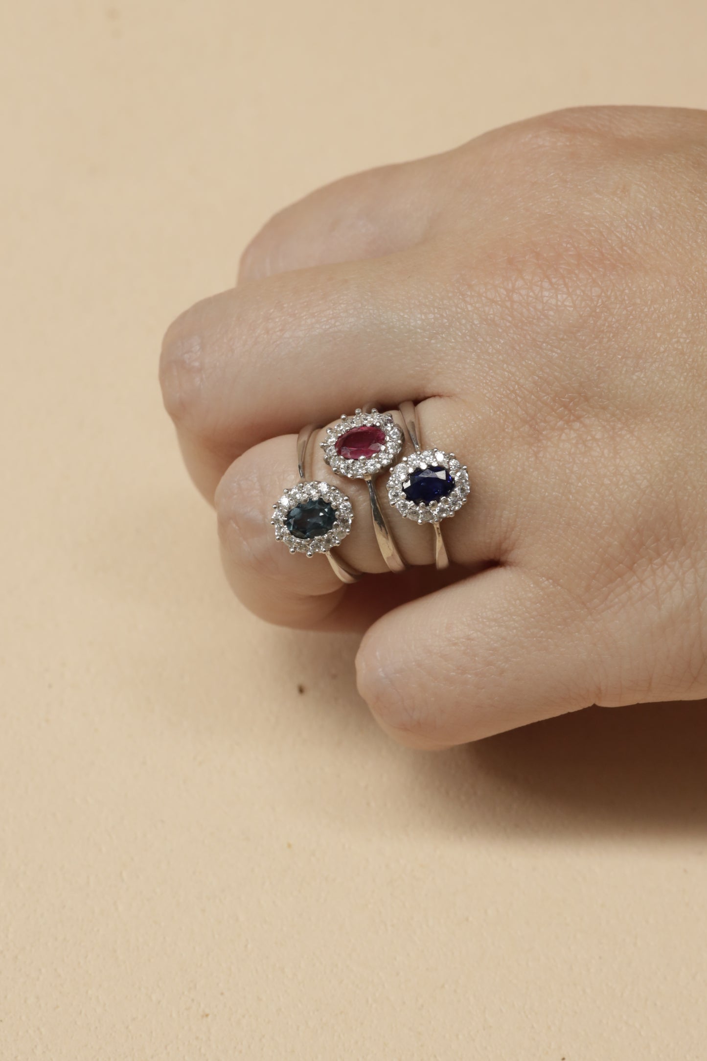 ANILLO ZAFIRO OVALO HALO