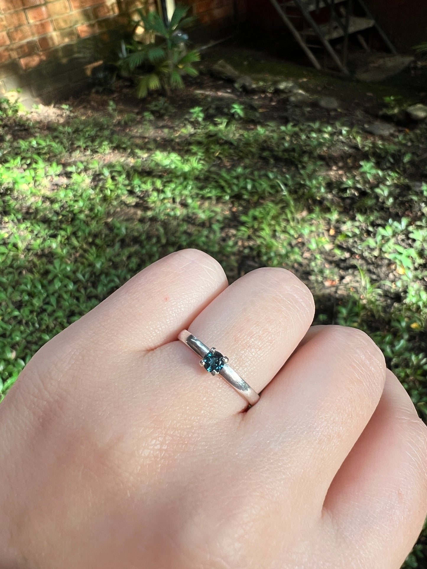 Anillo Solitario — Topacio London Blue