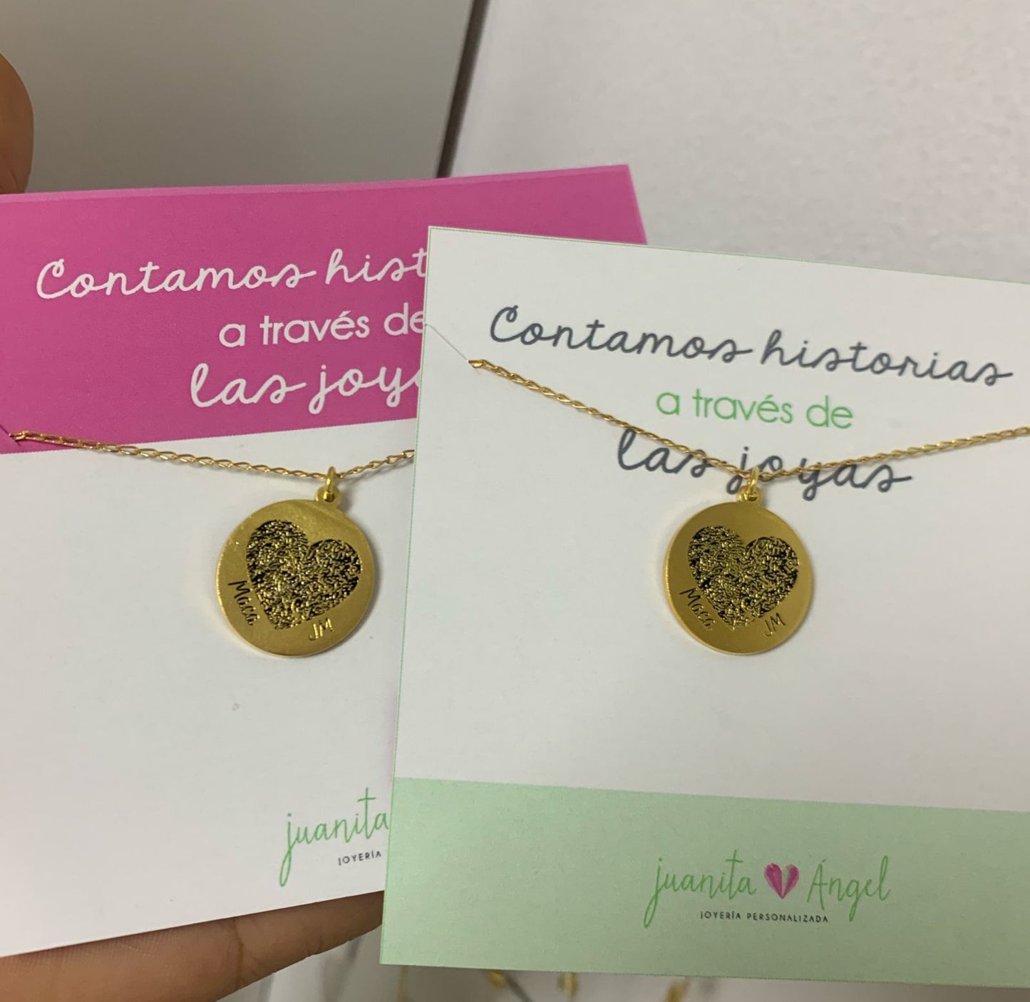 Collar huellitas